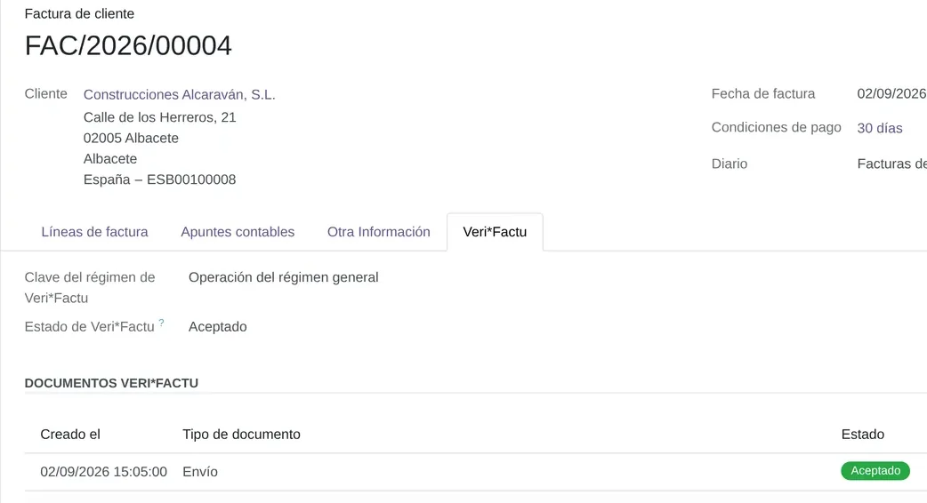 Factura de Odoo 18 con la pestaña de VeriFactu: registro enviado y aceptado